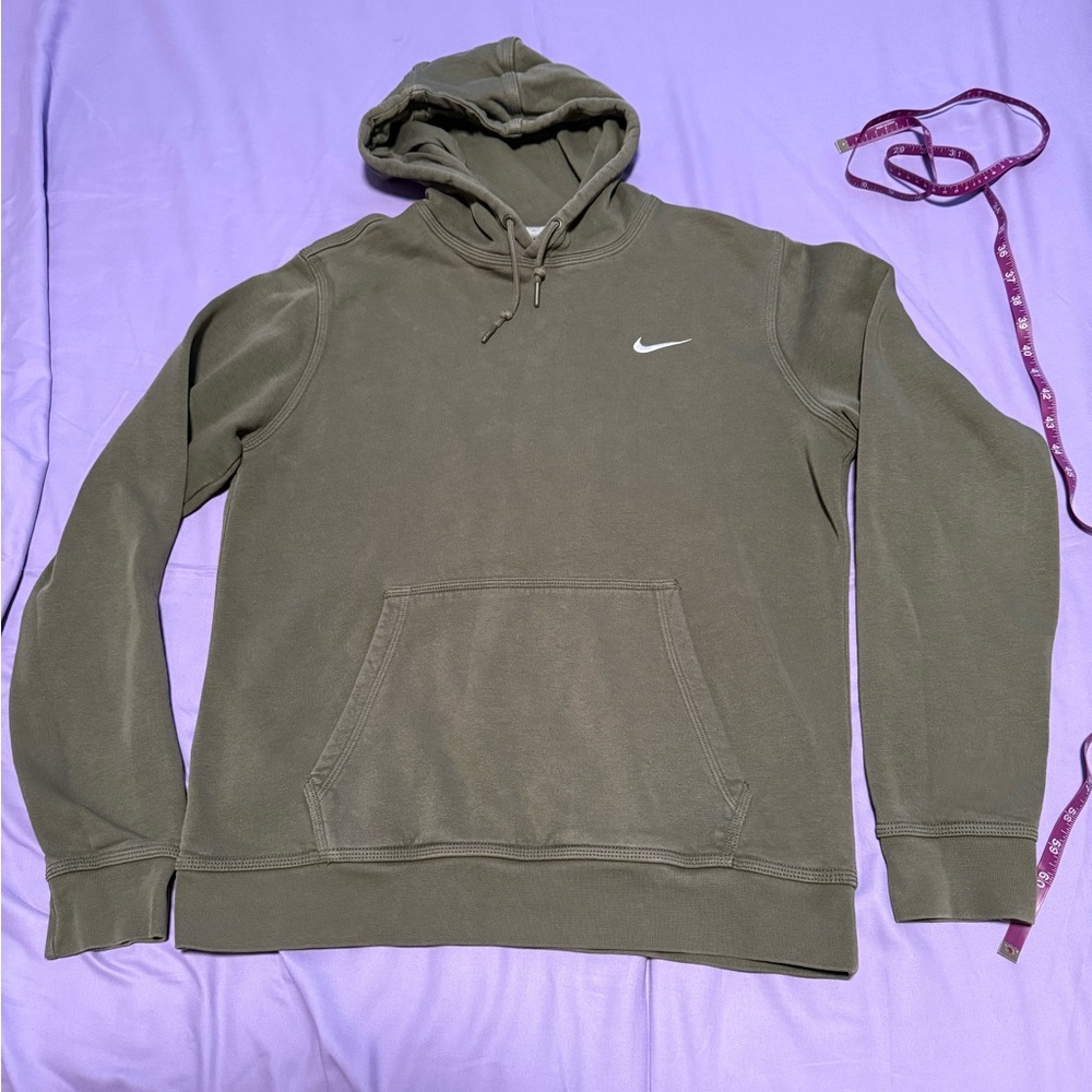 Nike Men's Hoodie in Olive